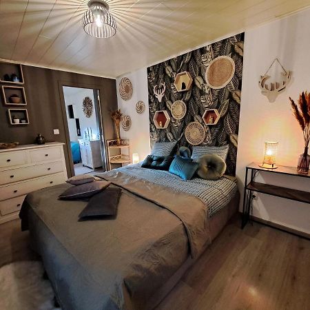 Aux Champs Des Cloches Apartment Houffalize Luaran gambar