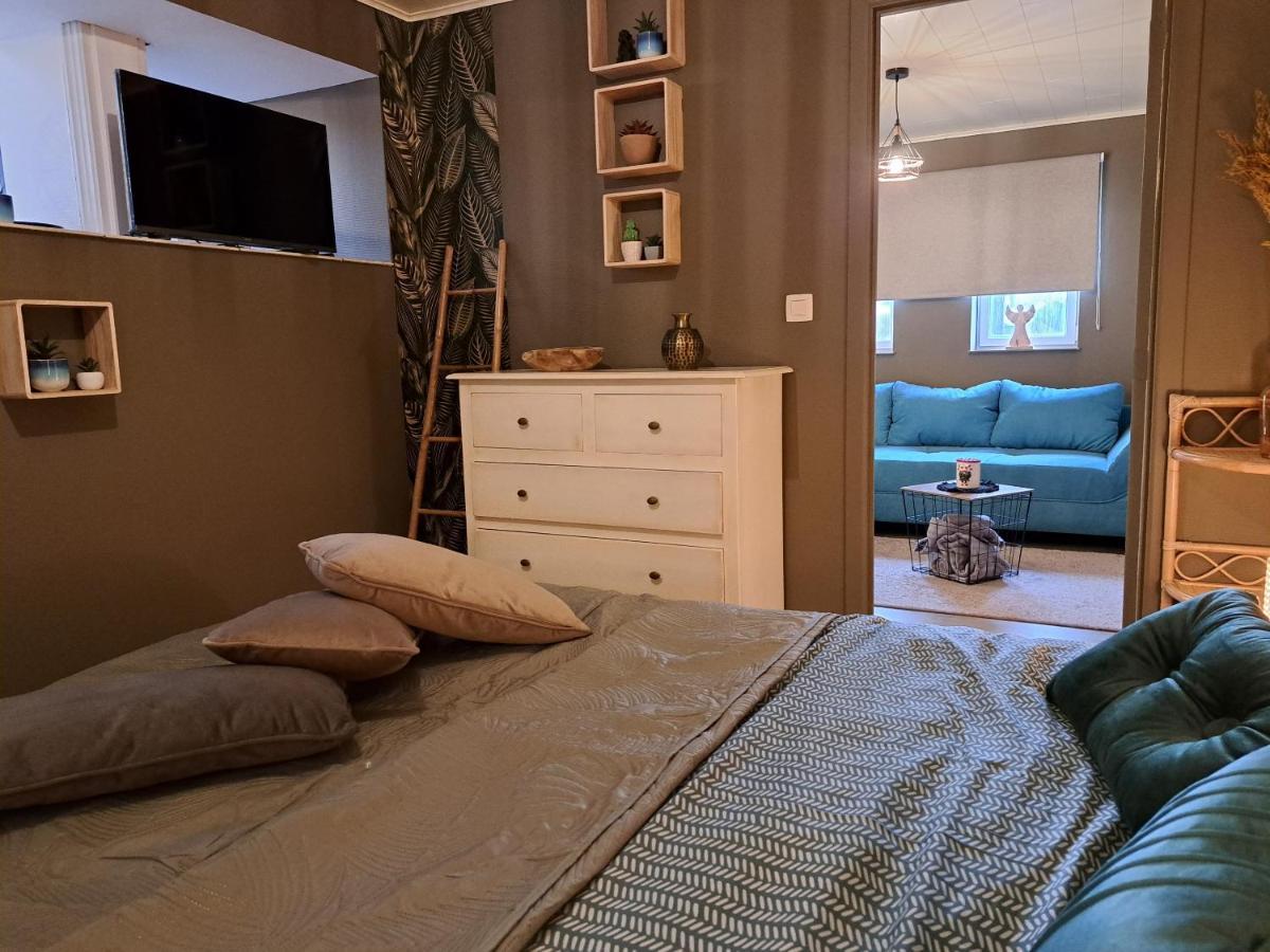Aux Champs Des Cloches Apartment Houffalize Luaran gambar