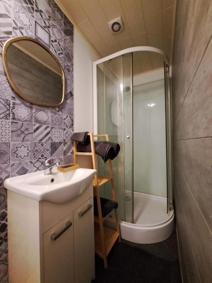 Aux Champs Des Cloches Apartment Houffalize Luaran gambar