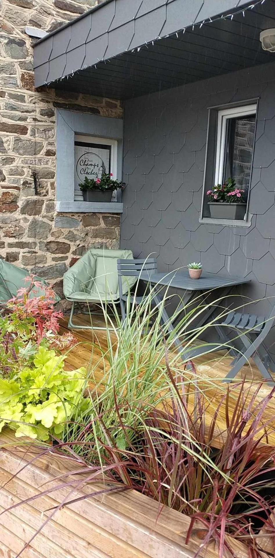 Aux Champs Des Cloches Apartment Houffalize Bilik gambar